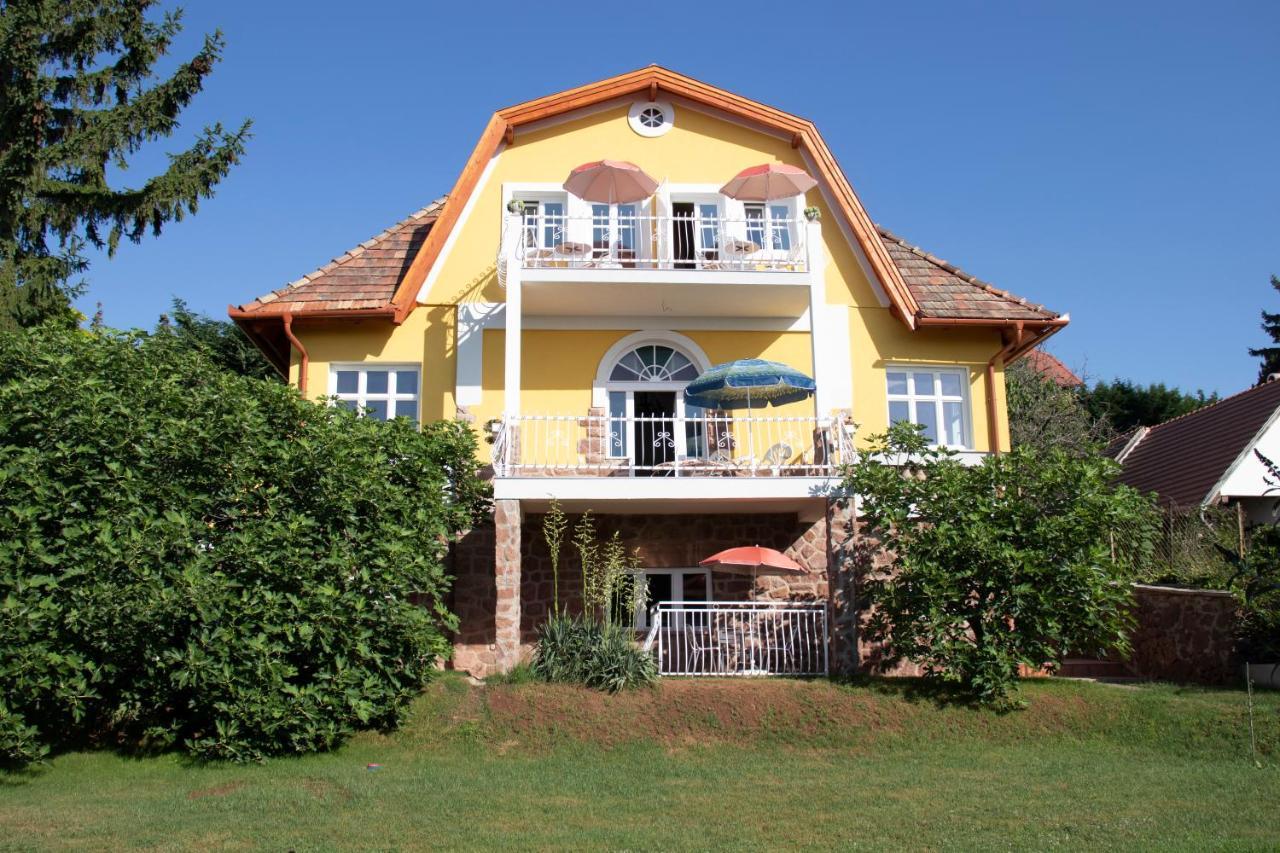 Gyoengyoem Apartman Balatonalmádi エクステリア 写真
