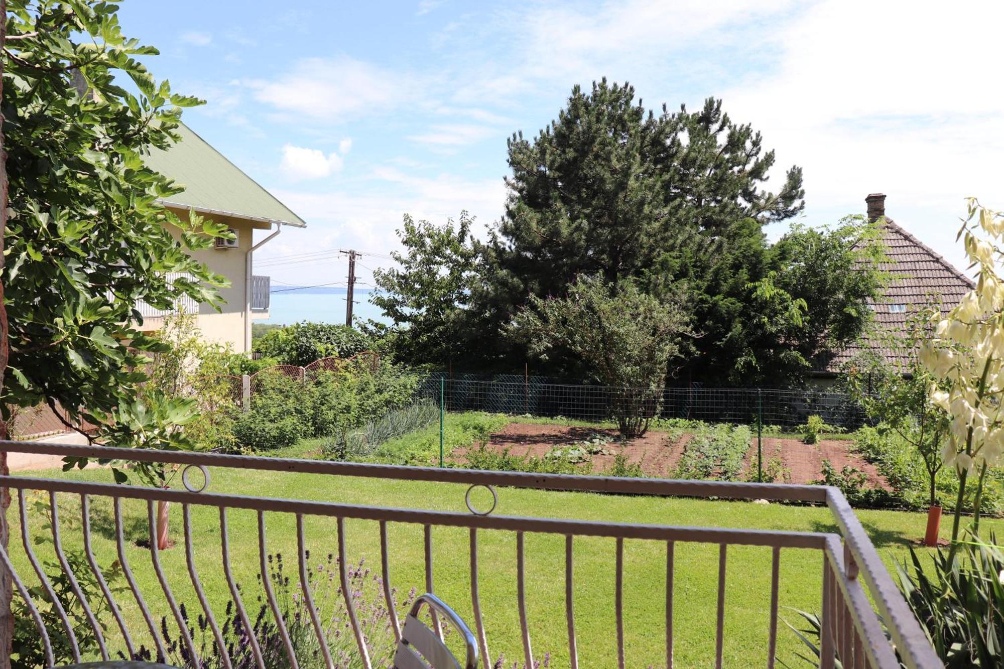 Gyoengyoem Apartman Balatonalmádi エクステリア 写真